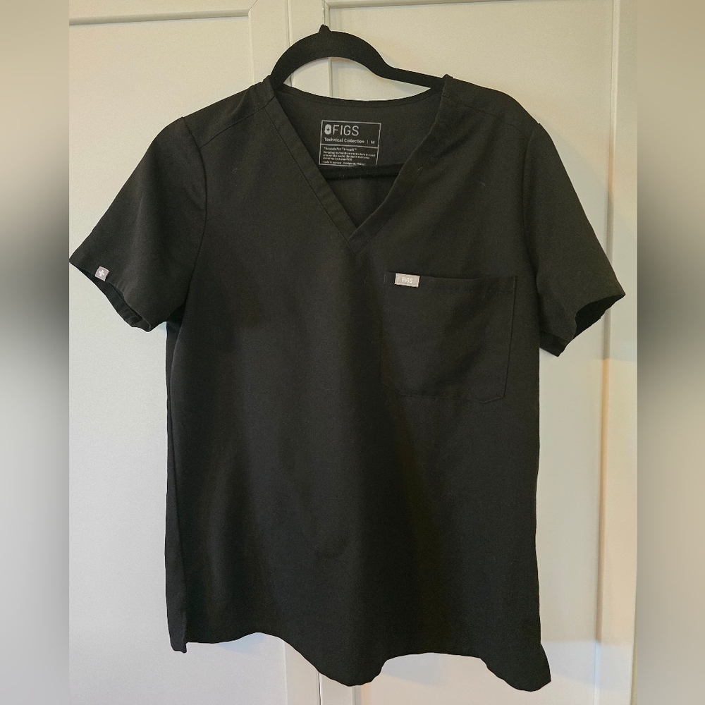 FIGS Women's Black Medium Top